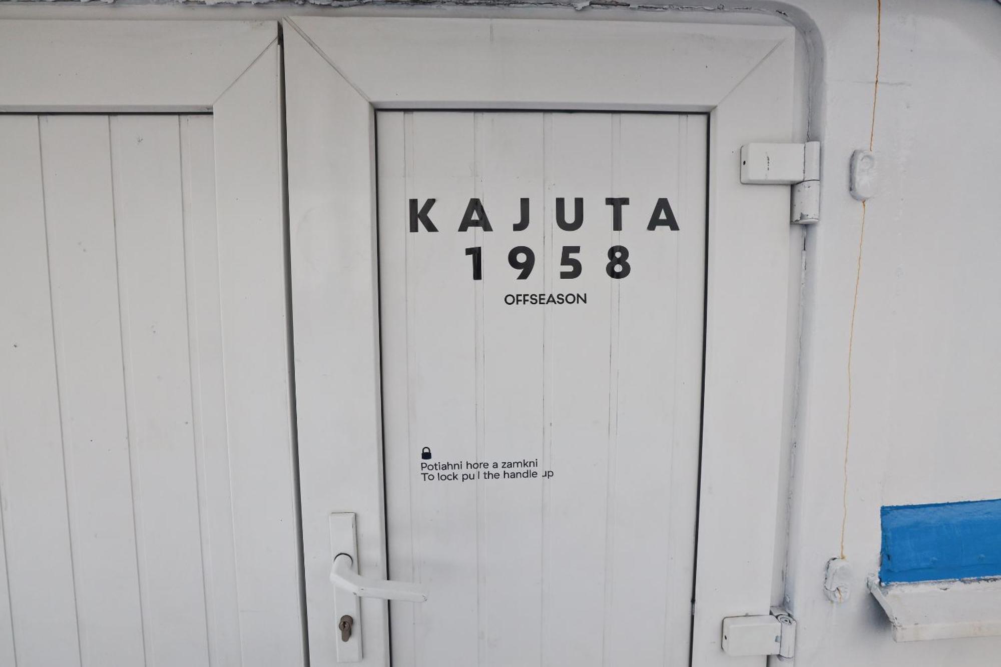 Unique Boat Apartments By Lake - Kajuta 1958 Namestovo Luaran gambar